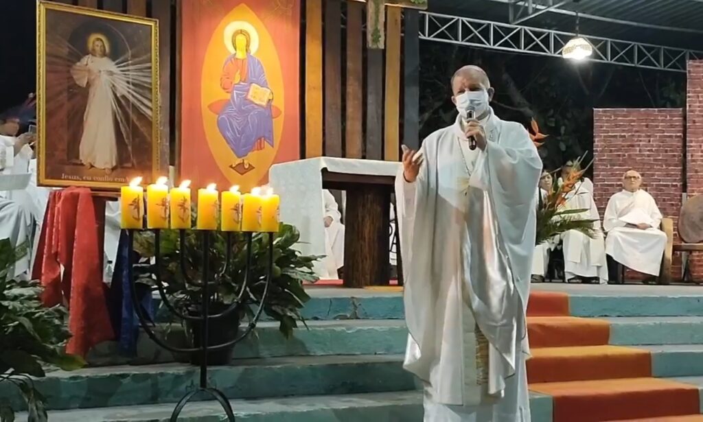 Dom Mário Antônio se despede da Igreja de Roraima com ato profético