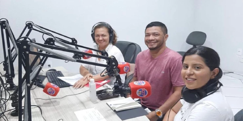 Conheça o programa de rádio: Universidade sem Fronteiras