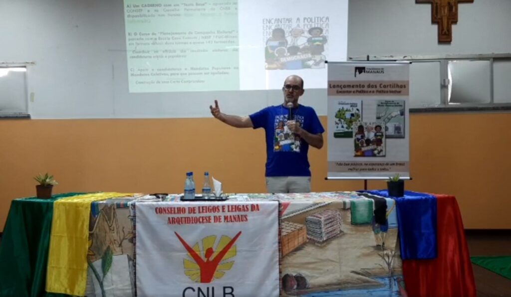 Arquidiocese de Manaus, CNLB Manaus, SARES e Pastorais Sociais promoveram o Seminário Encantar a Política