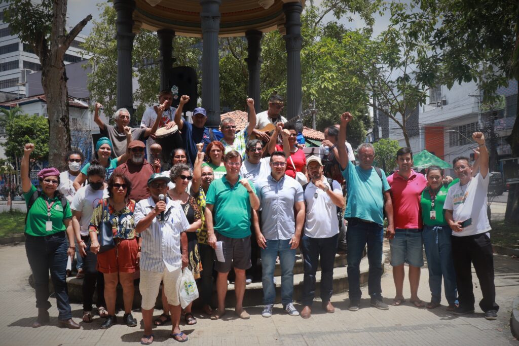 Fórum das Águas realiza ato público em Praça do Centro de Manaus  