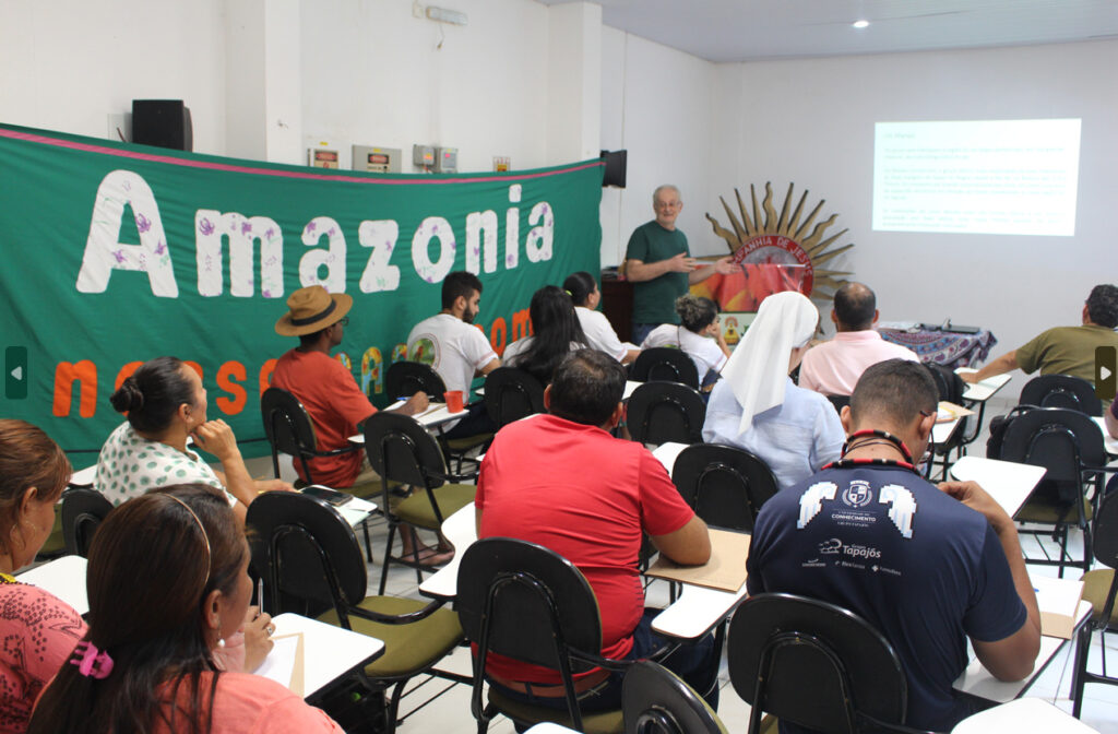 Curso capacita agentes voluntários para apoiar lutas indígenas em Manaus 