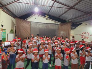 Celebração natalina na Fundação Fé e Alegria AM destaca realizações e solidariedade