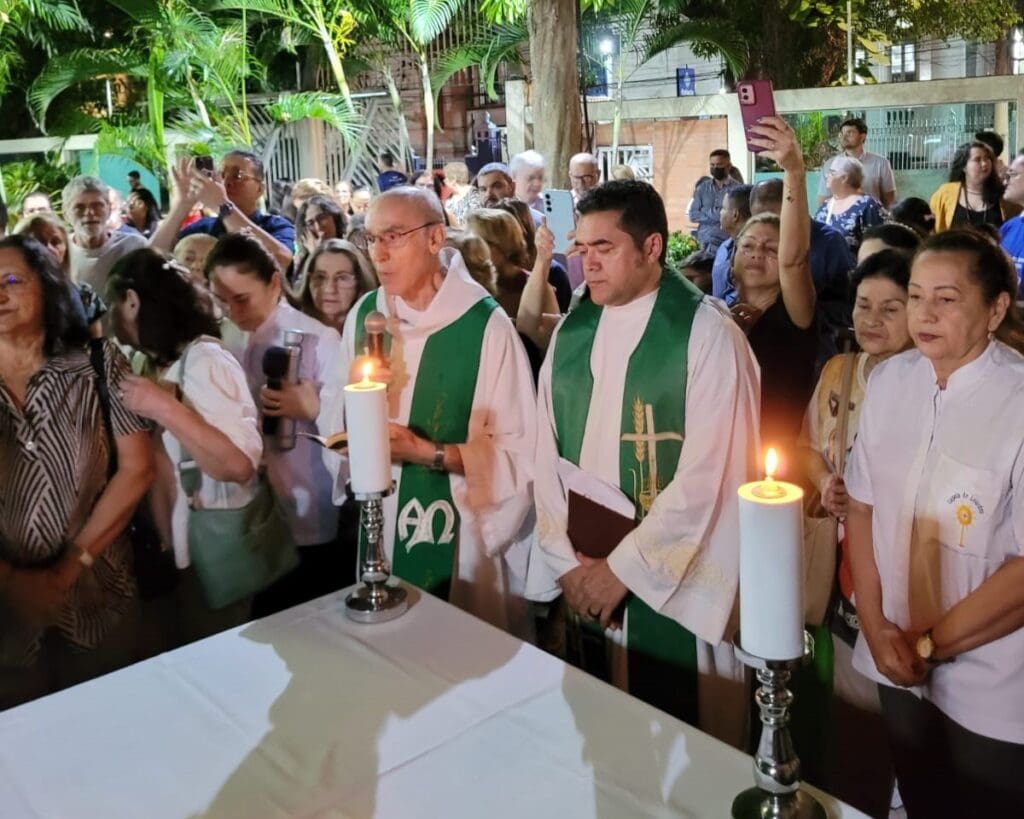 Gruta da Capela Nossa Senhora de Lourdes, em Belém, acolhe restos mortais de padres jesuítas