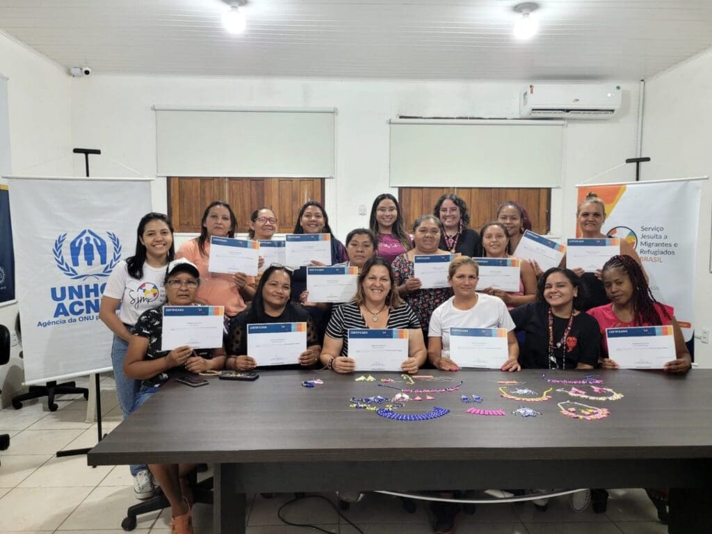 SJMR: Curso de biojoias de miçanga promove coexistência pacífica em Boa Vista