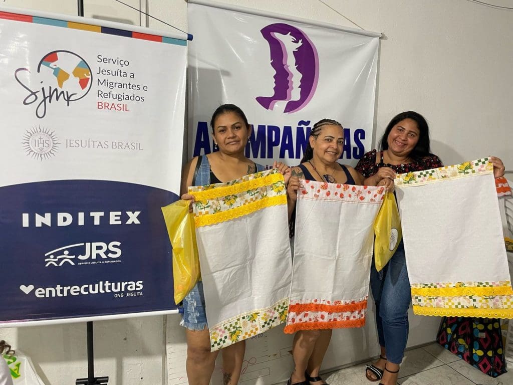 SJMR Manaus promove atividade de geração de renda e rede de apoio entre mulheres