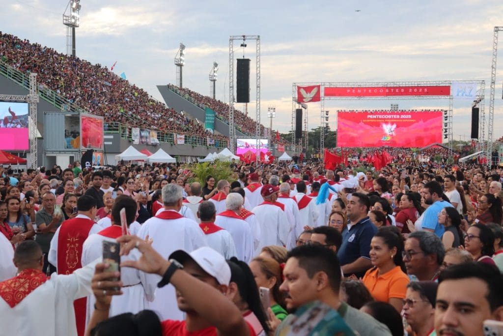 Jesuítas participam da Solenidade de Pentecostes em Manaus