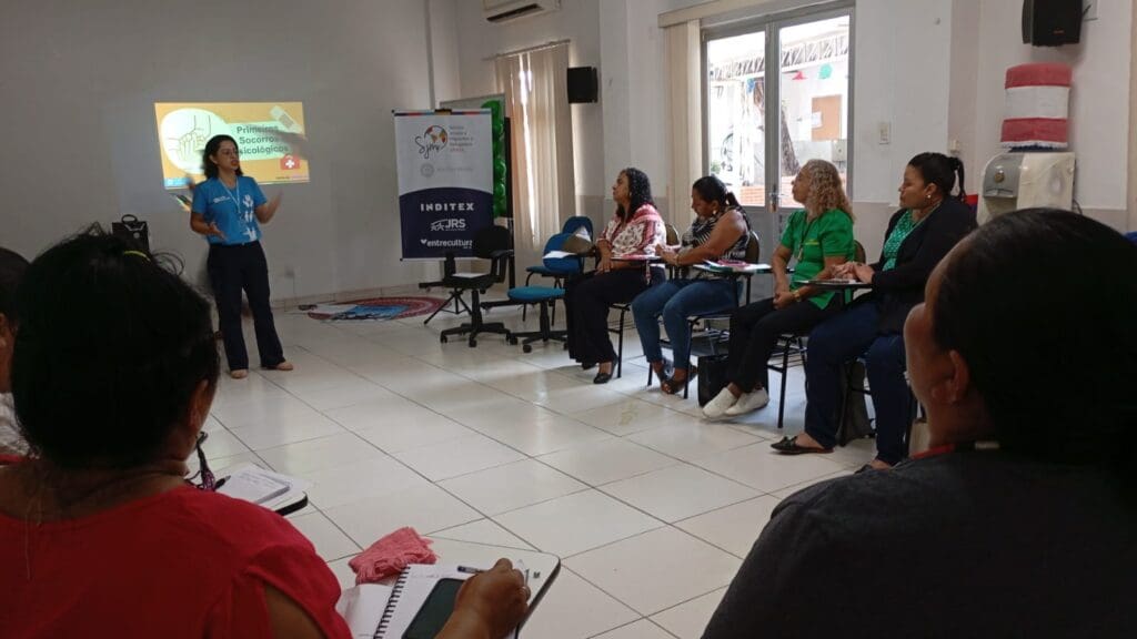 SJMR Manaus promove capacitação sobre Primeiros Socorros Psicológicos para lideranças comunitárias