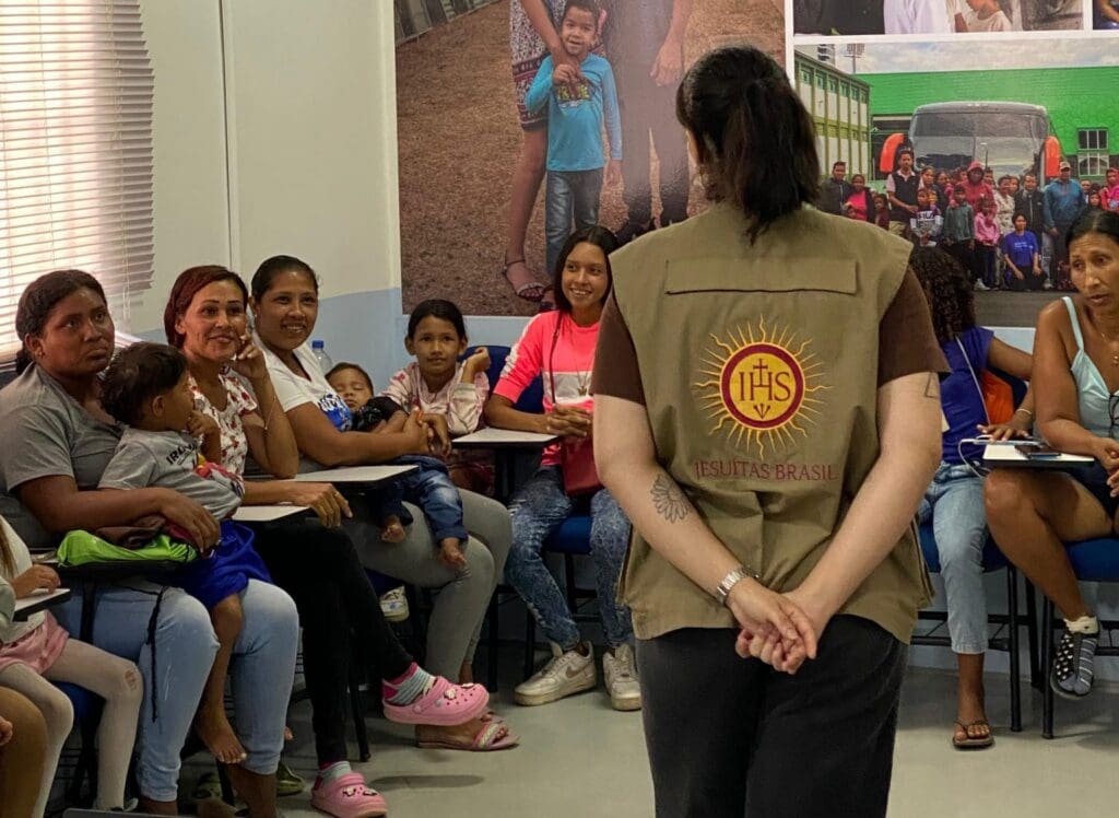 SJMR realiza sensibilização sobre direitos trabalhistas em Boa Vista (RR)