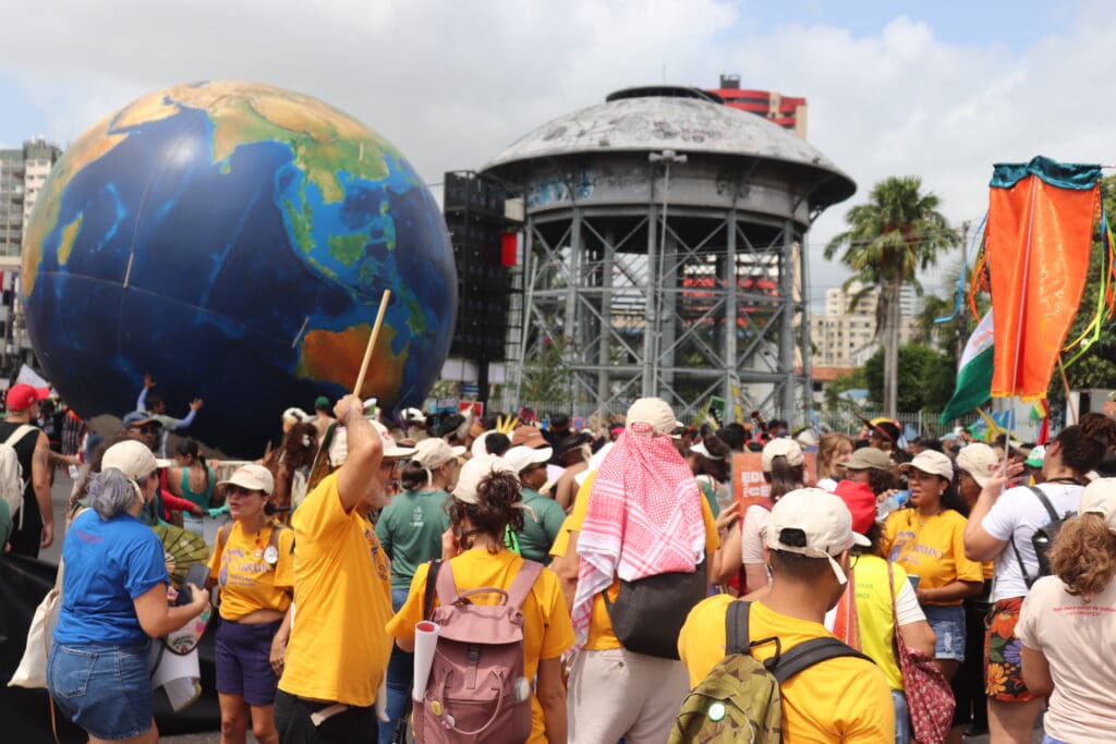 Força amazônica toma as ruas de Belém na Marcha Global pelo Clima