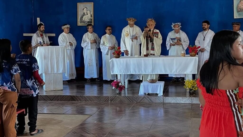 Pe. Paco celebra 50 anos de sacerdócio junto a povo indígena em Roraima