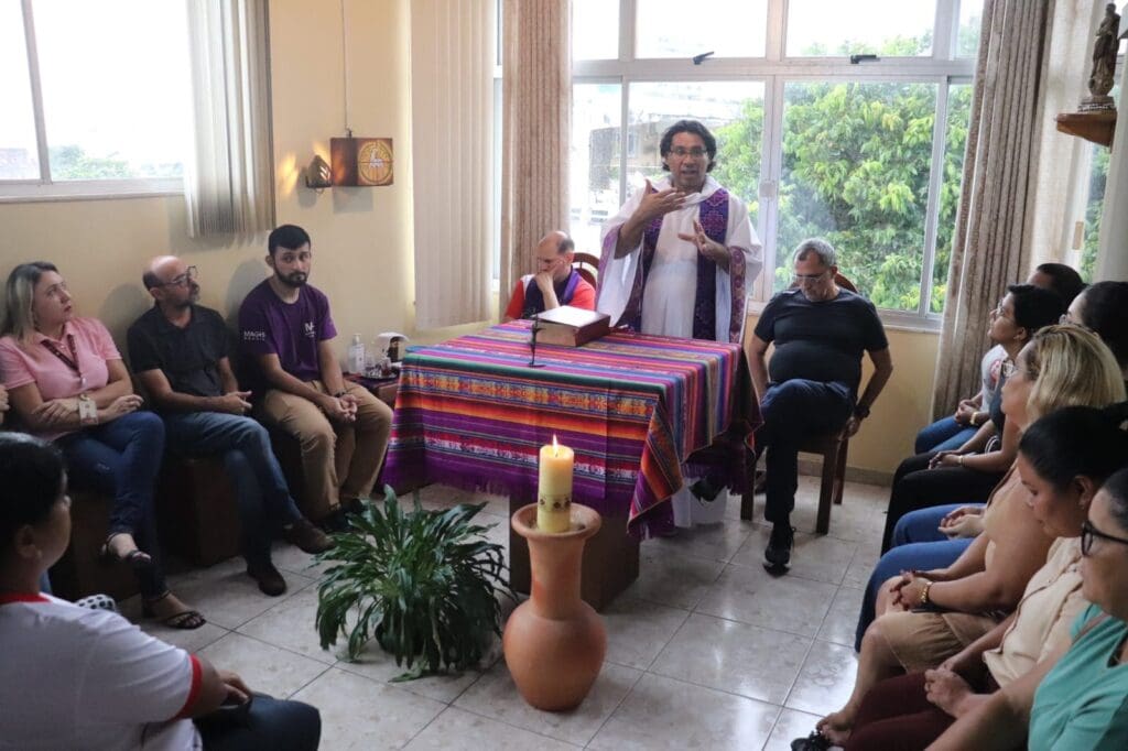 Missa marca acolhida do Pe. Silas Maciel como coordenador do Núcleo Apostólico Manaus